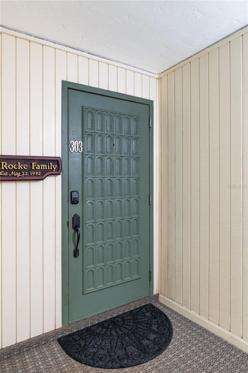 4651 1st Street Ne, Unit 303, Saint Petersburg, FL 33703 Photo