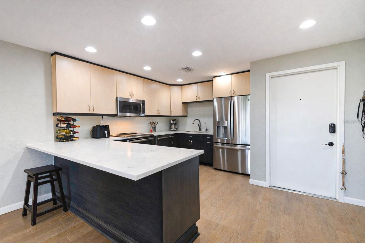 4651 1st Street Ne, Unit 303, Saint Petersburg, FL 33703 Photo