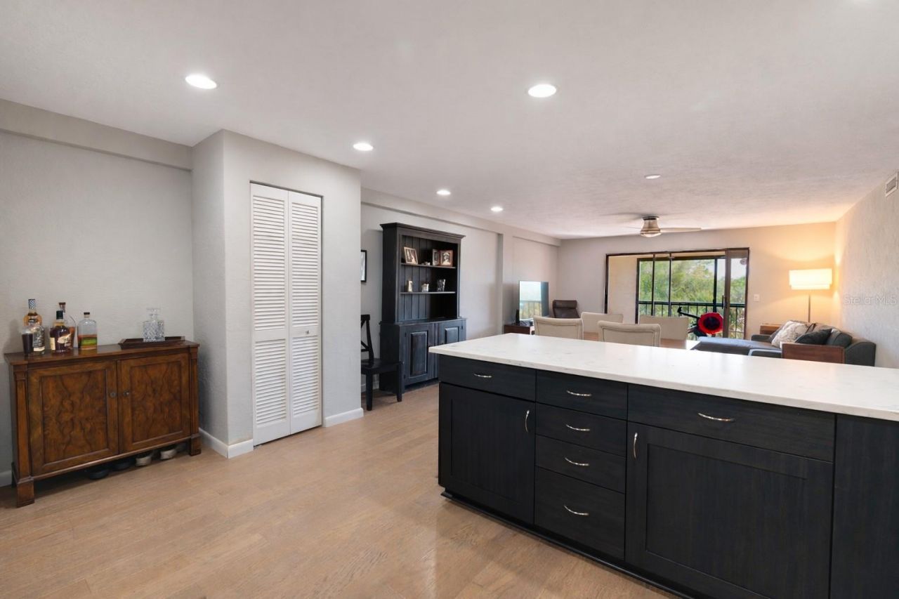 4651 1st Street Ne, Unit 303, Saint Petersburg, FL 33703 Photo