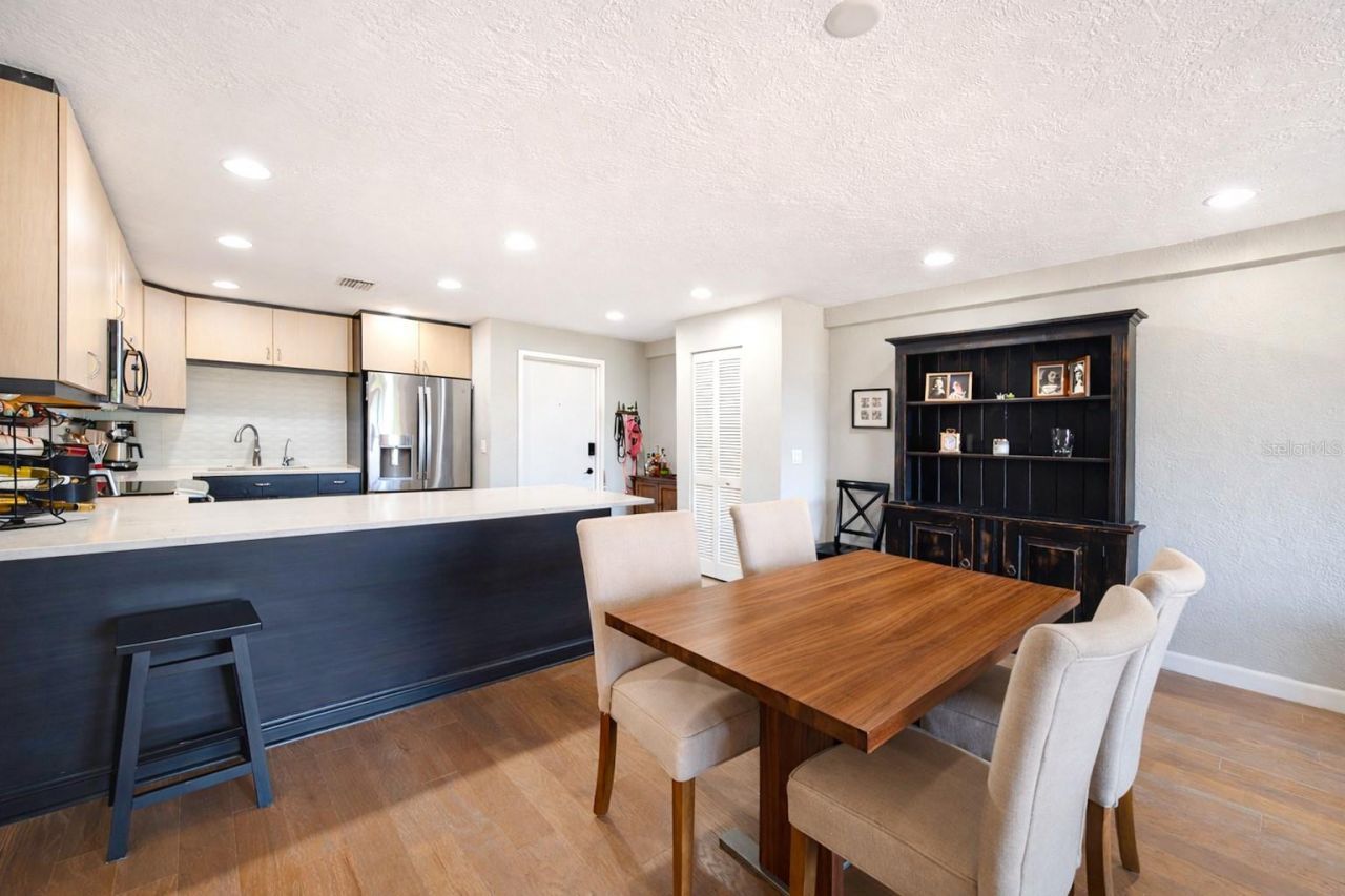 4651 1st Street Ne, Unit 303, Saint Petersburg, FL 33703 Photo