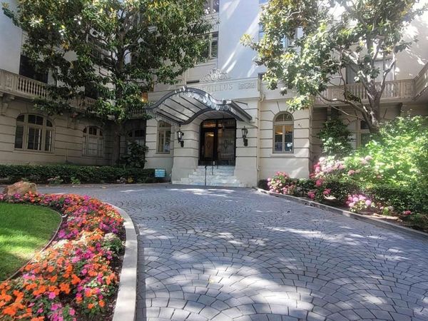 200 Lakeside Dr, Unit 401, Oakland, CA 94612