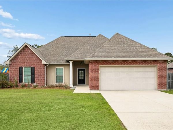 329 DEBOUCHEL Place , Mandeville, LA 70471
