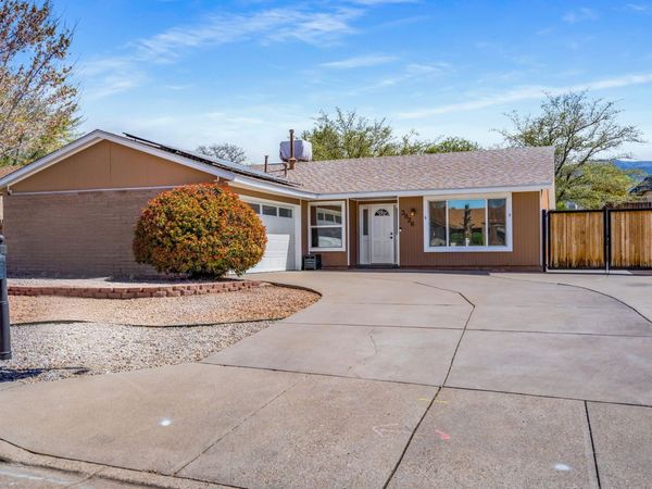 3826 Espejo Street NE, Albuquerque, NM 87111