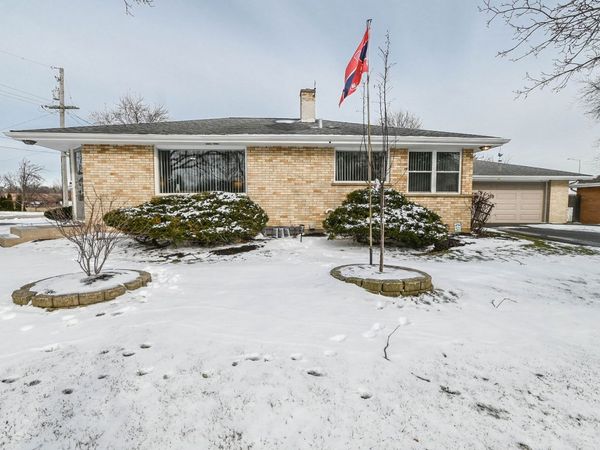 3877 Grandview Avenue, Gurnee, IL 60031