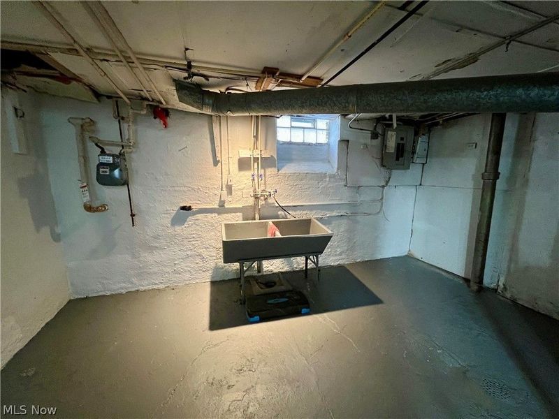 907 Rondel Road, Cleveland, OH 44110 Photo 31