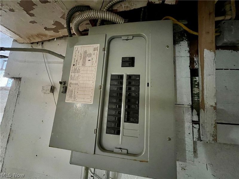 907 Rondel Road, Cleveland, OH 44110 Photo 32