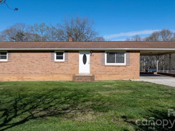 2576 Kingston Street , Newton, NC 28658