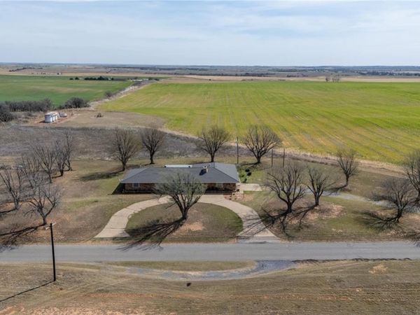 18115 N County Road 2530 Road, Lookeba, OK 73053
