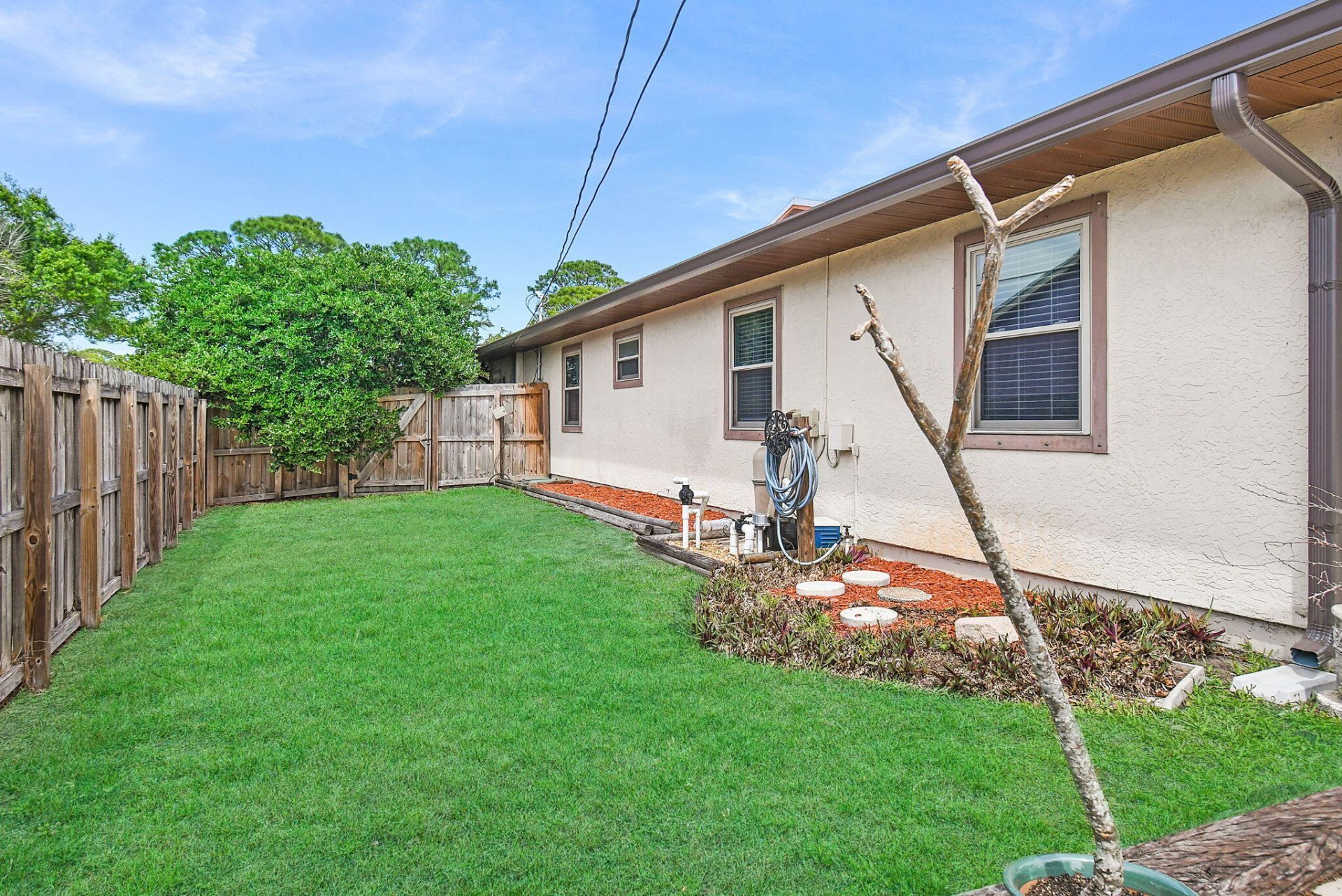 542 NW La Brea Avenue, Port Saint Lucie, FL 34983 Photo