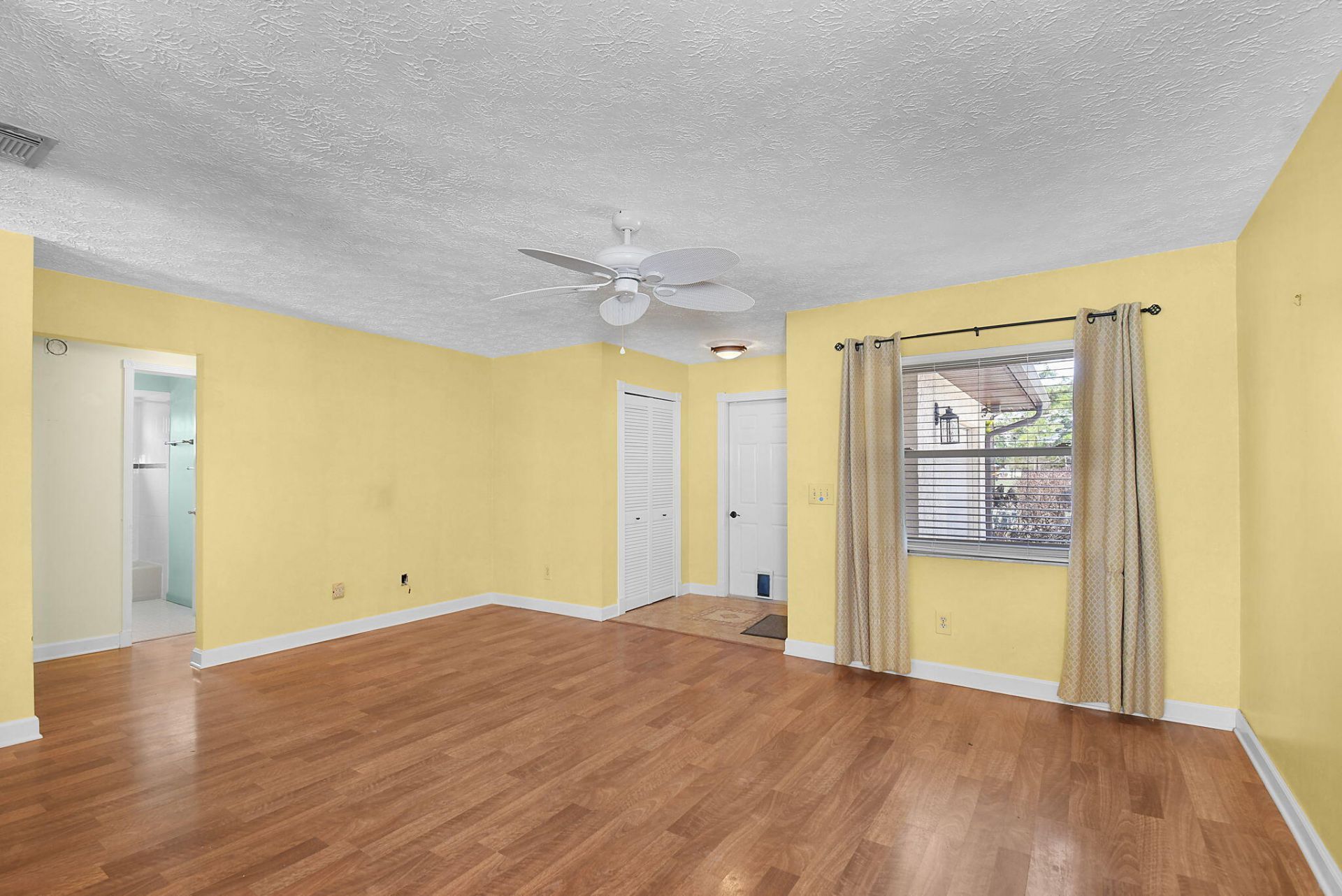 542 NW La Brea Avenue, Port Saint Lucie, FL 34983 Photo