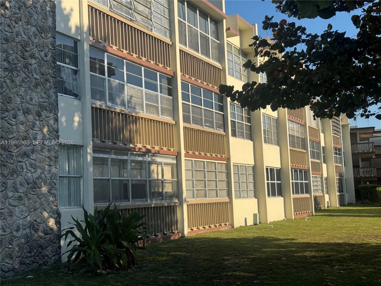 1481 NE Miami Gardens Dr , Unit 162, Miami, FL 33179 Photo