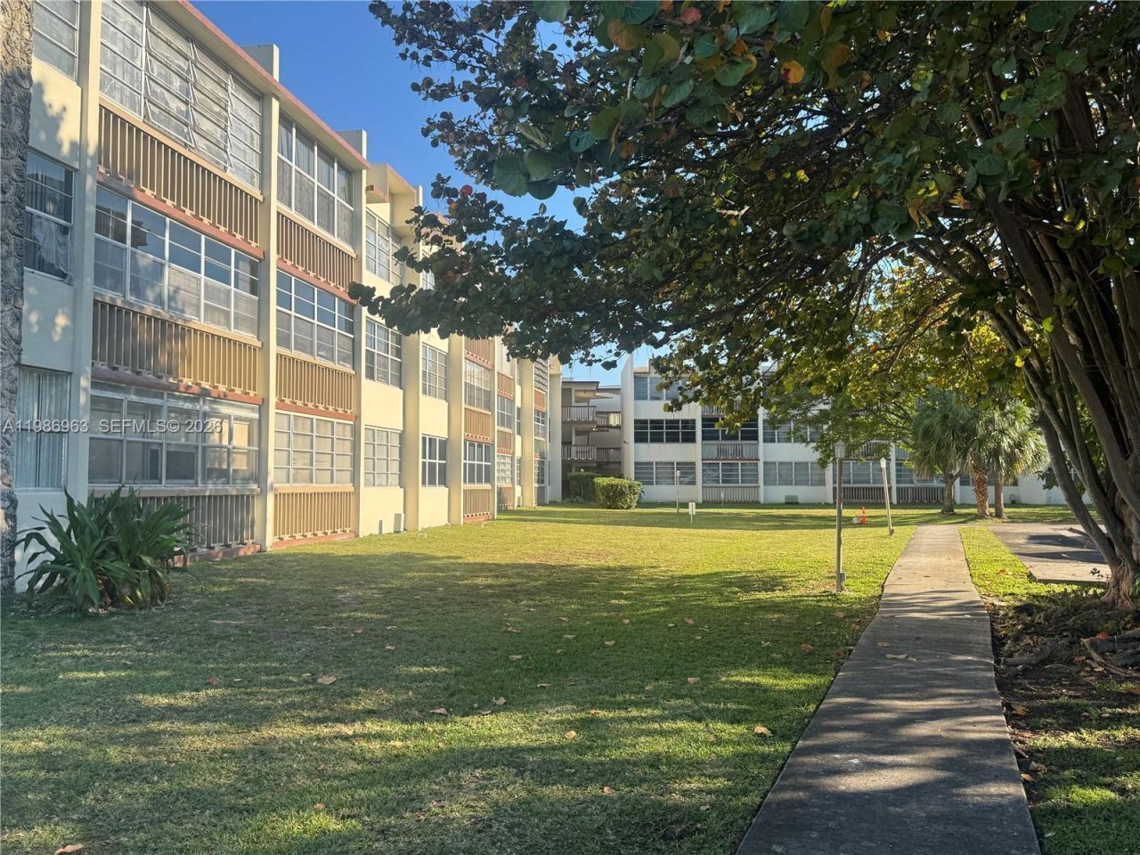 1481 NE Miami Gardens Dr , Unit 162, Miami, FL 33179 Photo