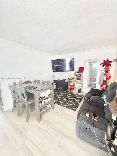 7435 Harding Ave, Unit 207, Miami Beach, FL 33141 Photo