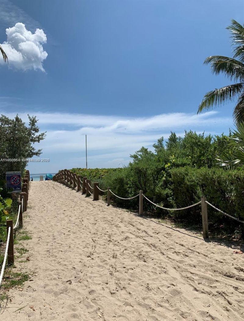 7435 Harding Ave, Unit 207, Miami Beach, FL 33141 Photo