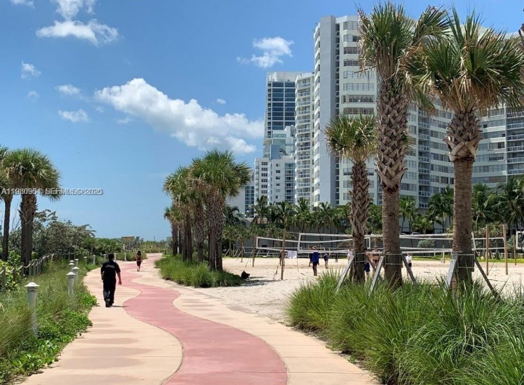 7435 Harding Ave, Unit 207, Miami Beach, FL 33141 Photo
