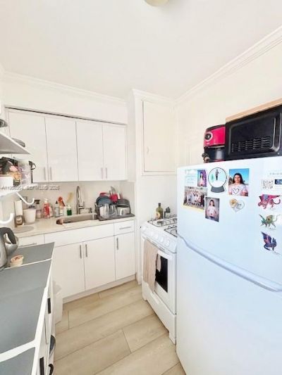 7435 Harding Ave, Unit 207, Miami Beach, FL 33141 Photo
