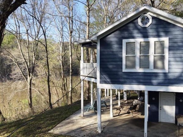 651 Moores Creek, Columbus, MS 39701