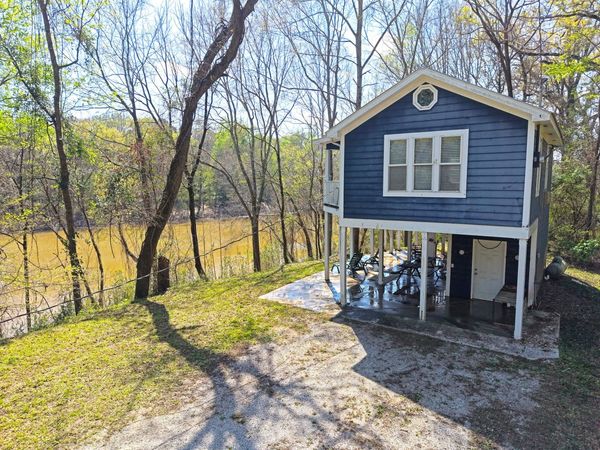 651 Moores Creek, Columbus, MS 39701