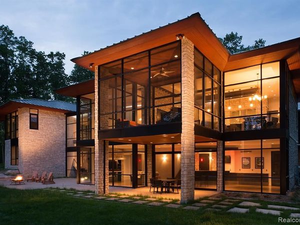 6956 Cooley Lake Road, White Lake Twp, MI 48383