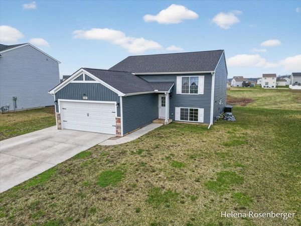 1700 Harper Grove Lane, Vicksburg, MI 49097