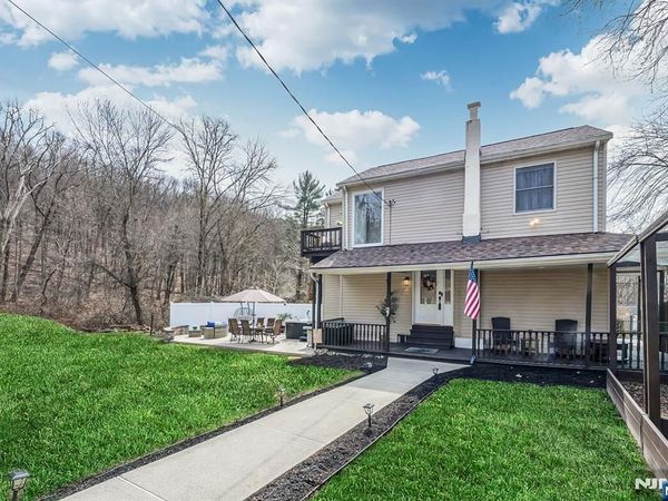 27 Mountain Avenue, WANAQUE, NJ 07465