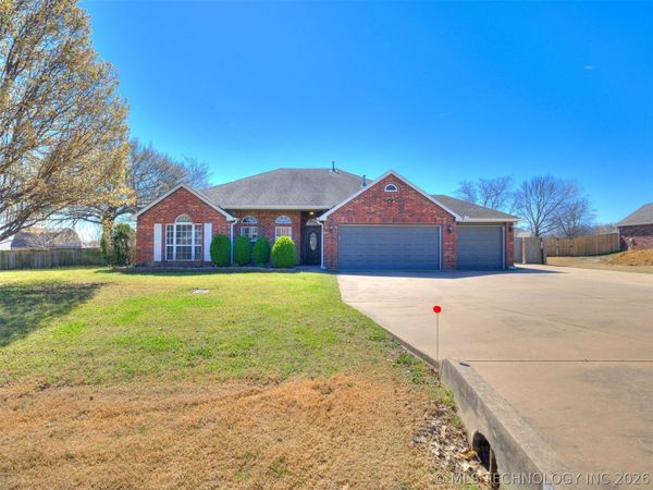 8916 E 105th Street North, Owasso, OK 74055