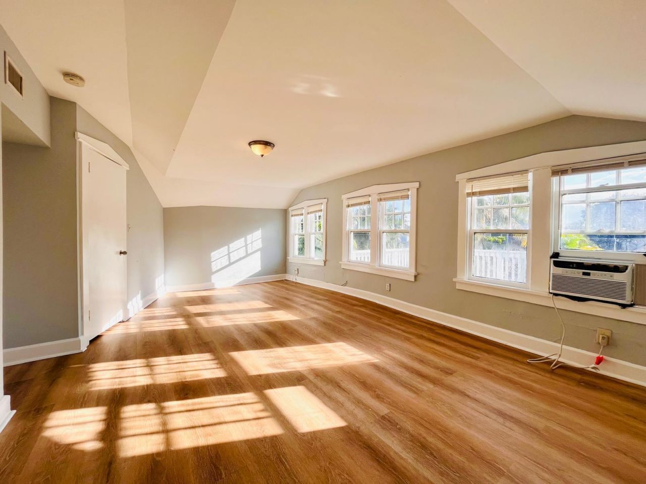 313 S Lakeside Drive, Unit 3, Lake Worth Beach, FL 33460 Photo