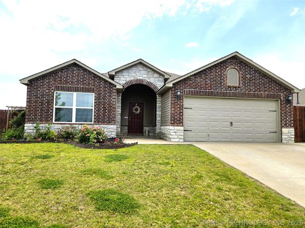 1203 W Missouri Avenue, Claremore, OK 74019