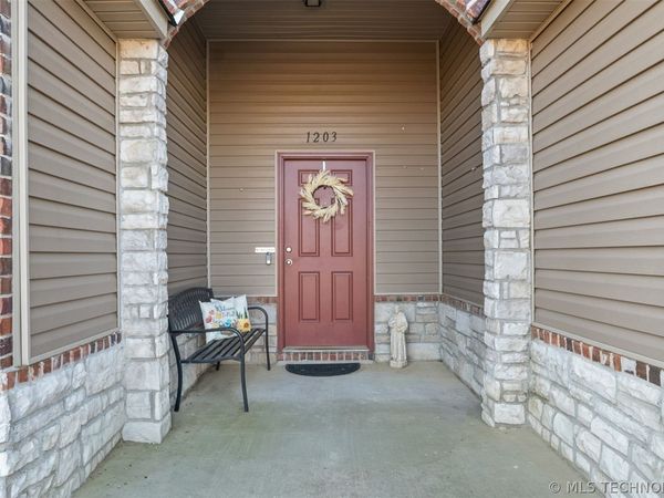 1203 W Missouri Avenue, Claremore, OK 74019