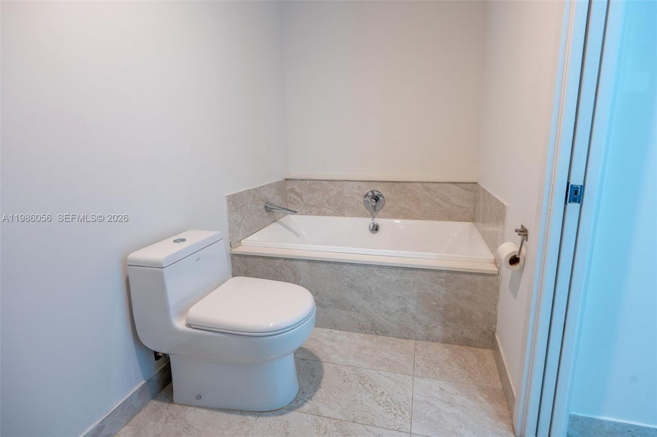 488 NE 18th St , Unit 4605, Miami, FL 33132 Photo