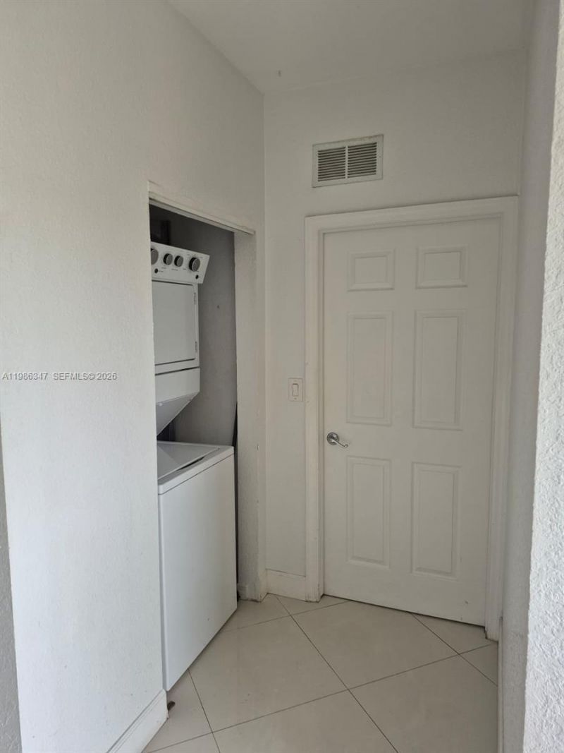6930 NW 179th St, Unit 403-8, Hialeah, FL 33015 Photo
