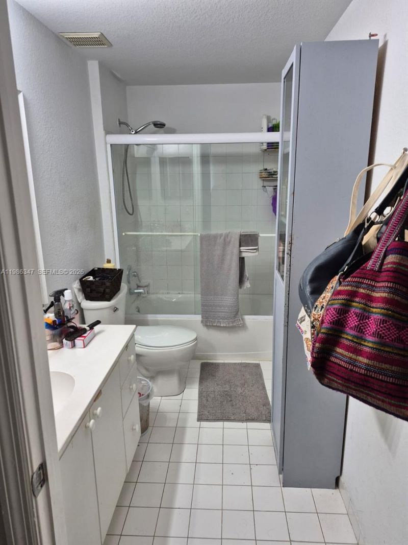 6930 NW 179th St, Unit 403-8, Hialeah, FL 33015 Photo
