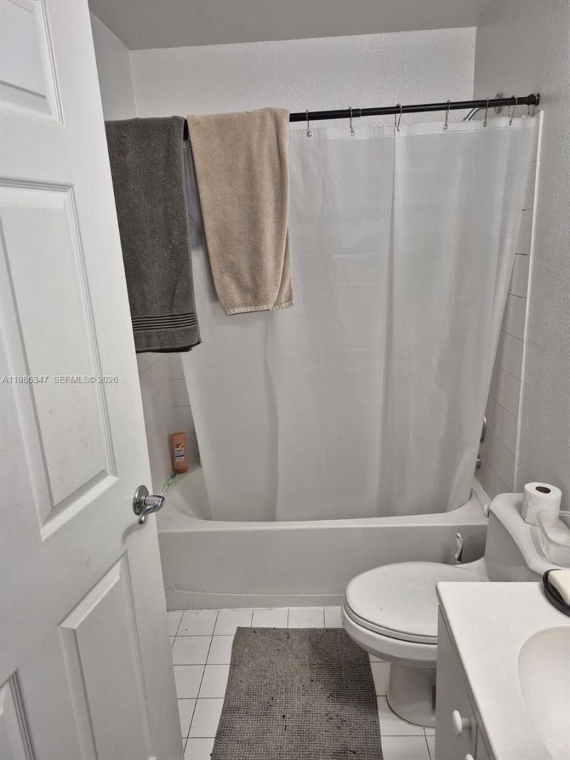 6930 NW 179th St, Unit 403-8, Hialeah, FL 33015 Photo