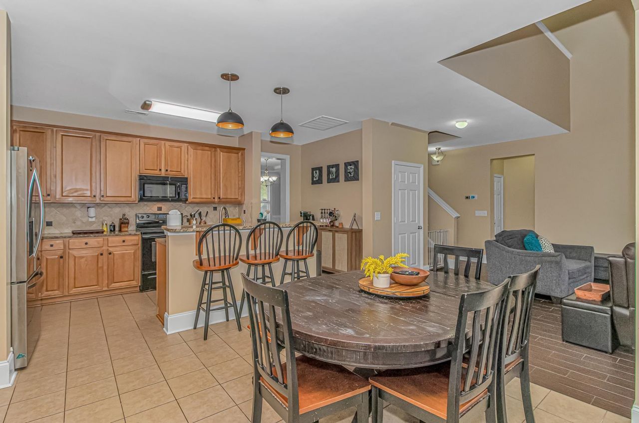 425 Tiburon Dr.  Photo 10