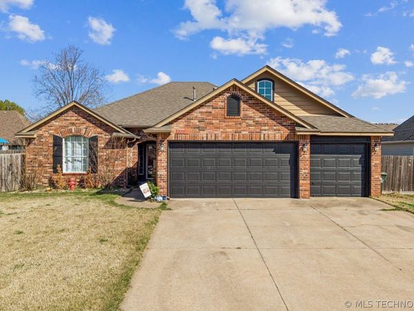 8027 Vintage Trace Drive , Claremore, OK 74019