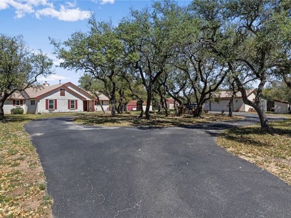 8010 Devonshire Drive , Spring Branch, TX 78070