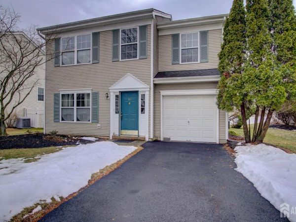 32 Manley Road, Pennington, NJ 08534