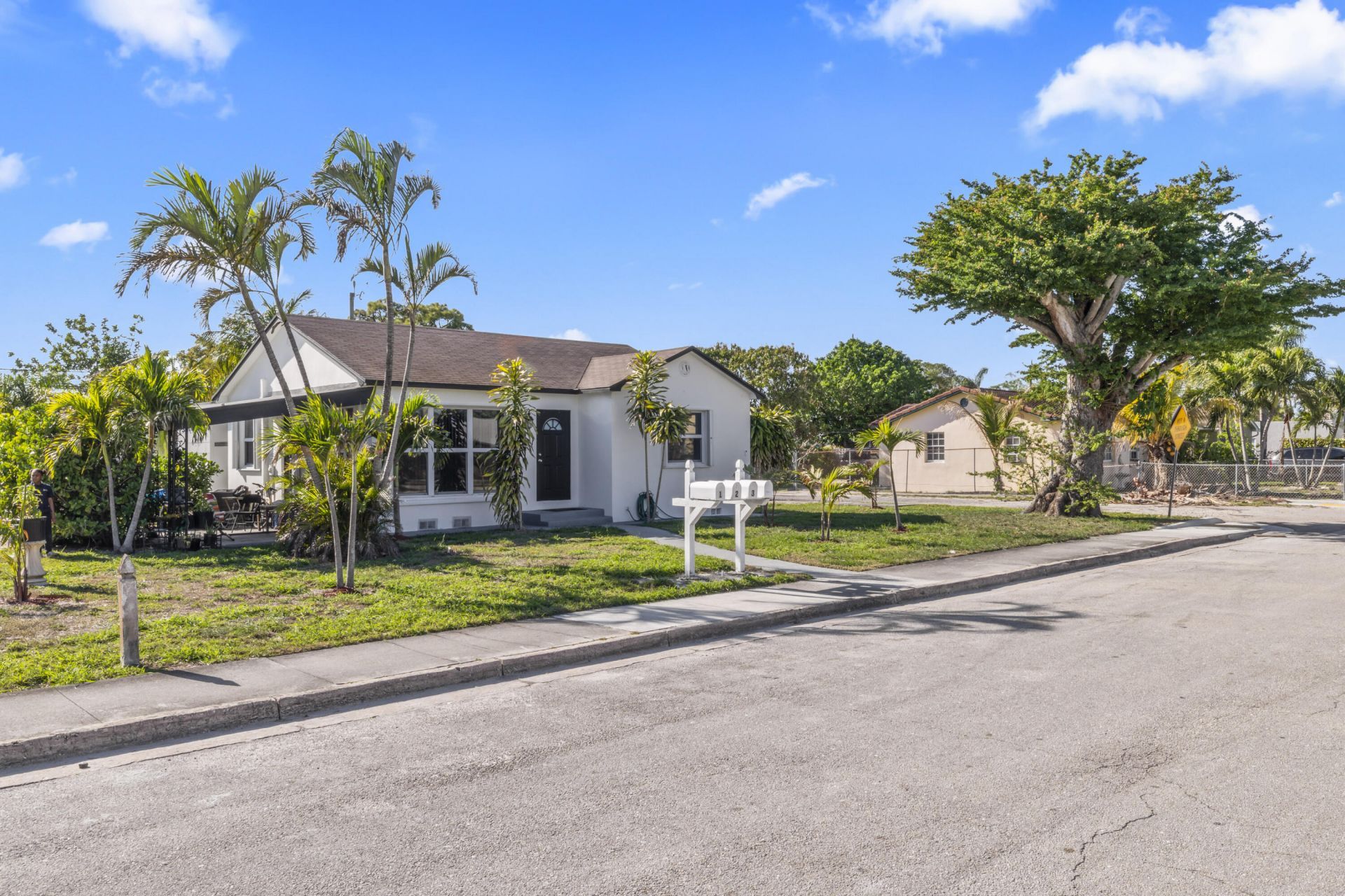 1031 N E Street, Unit 1-4, Lake Worth Beach, FL 33460 Photo