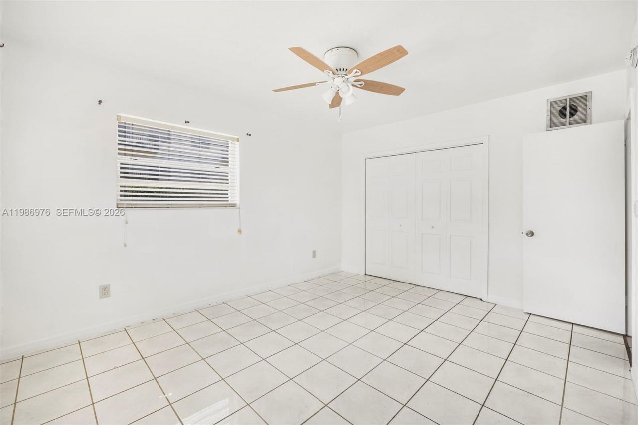 5730 NW 38th St , Unit 4, Virginia Gardens, FL 33166 Photo