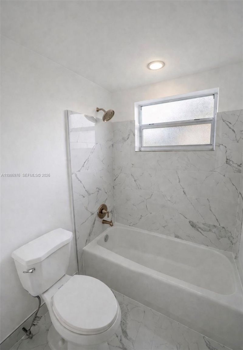 5730 NW 38th St , Unit 4, Virginia Gardens, FL 33166 Photo