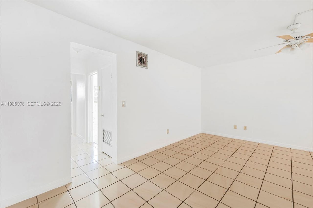 5730 NW 38th St , Unit 4, Virginia Gardens, FL 33166 Photo