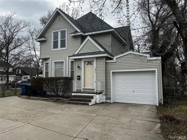 1411 5th Street , Muskegon, MI 49441