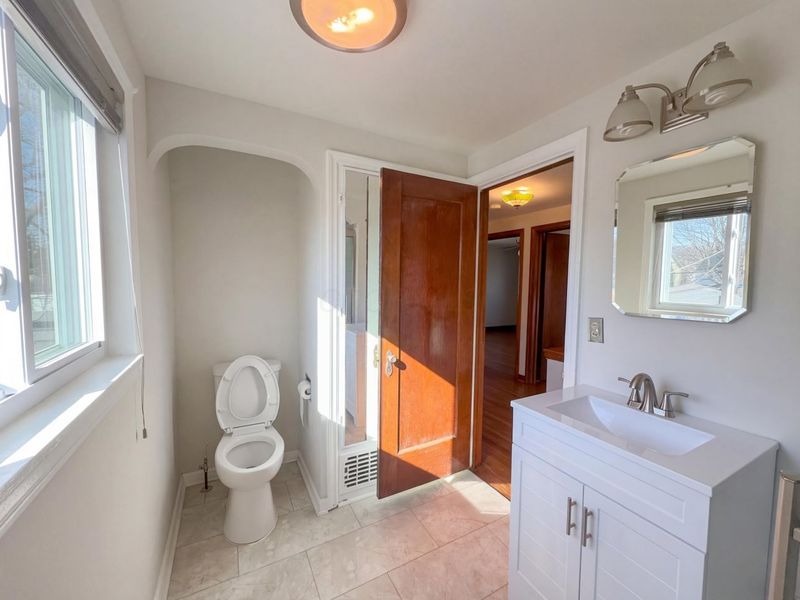 905 Vernon Road, Columbus, OH 43209 Photo 21