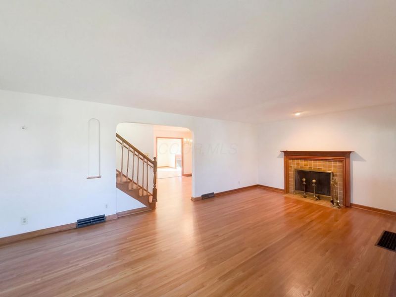 905 Vernon Road, Columbus, OH 43209 Photo 6