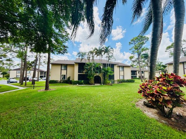 408 Pine Glen Lane, Unit C-2, Greenacres, FL 33463