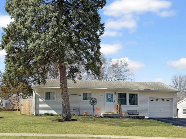 1427 Mark Drive , Freeport, IL 61032