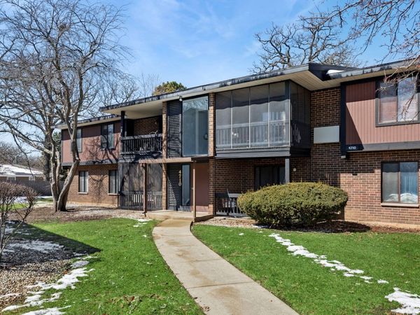 4710 W Northfox Lane W, Unit 5, McHenry, IL 60050