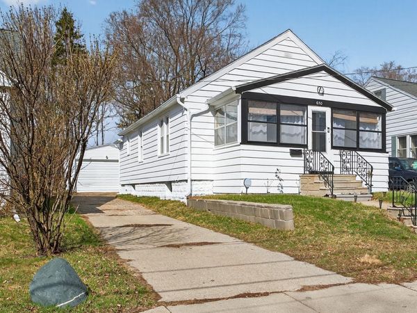 630 Saint Clair Avenue, Jackson, MI 49202