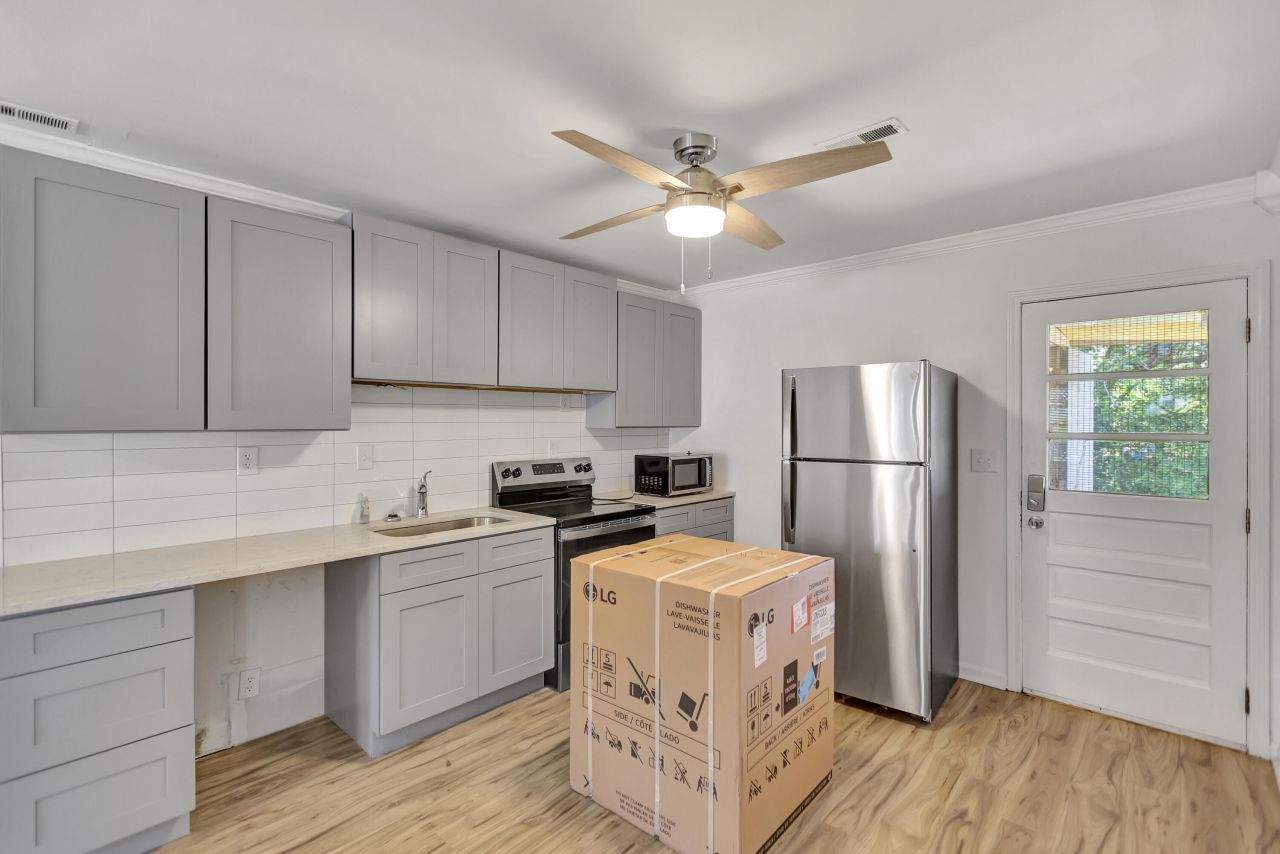 767 Bermuda Street Photo 7