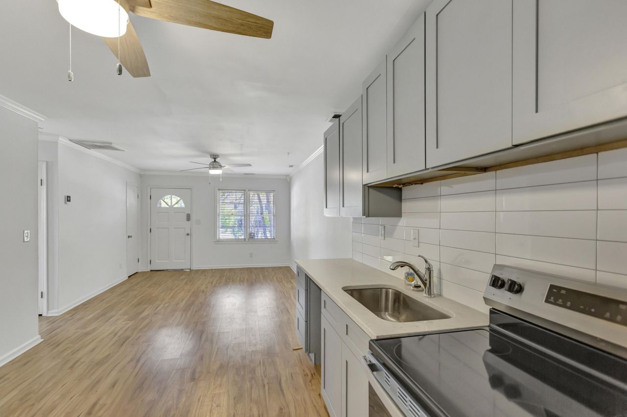 767 Bermuda Street Photo 8